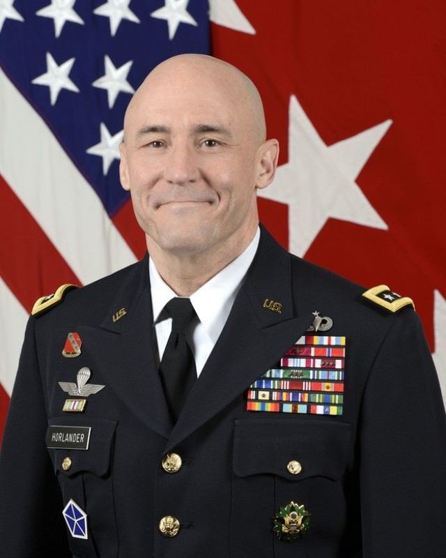 Army 3-star general leaves behind legacy of transformation, mentorship